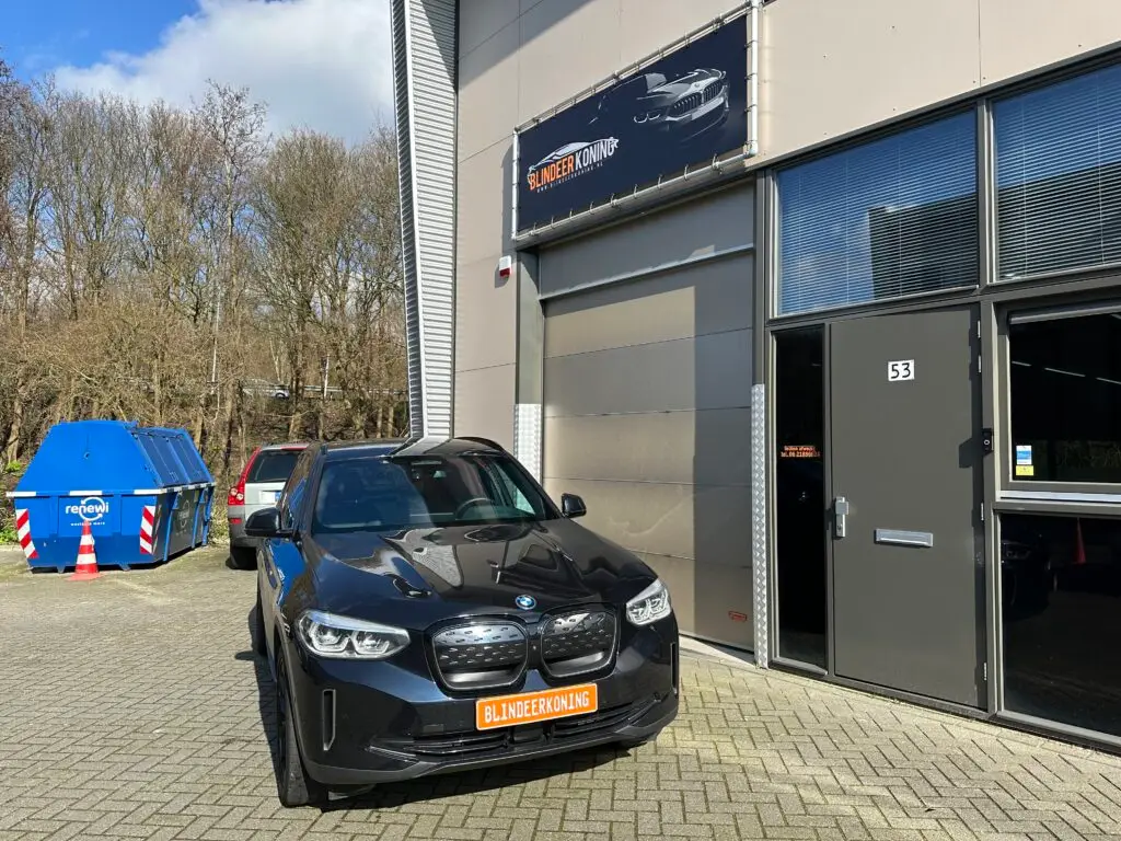 Voorruit tinten met Chameleon Light Blue/Red folie